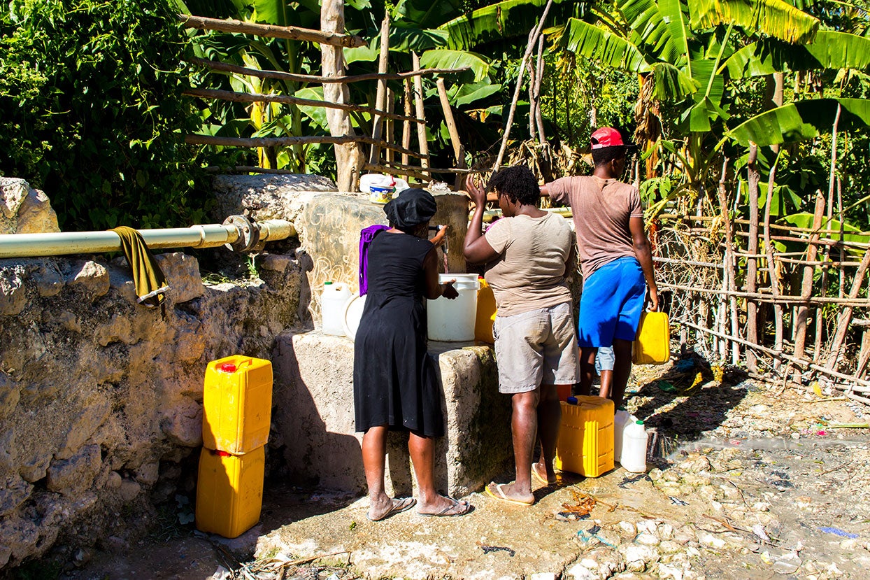 10,000 Water is Life Straws Give Haitians Clean Drinking Water