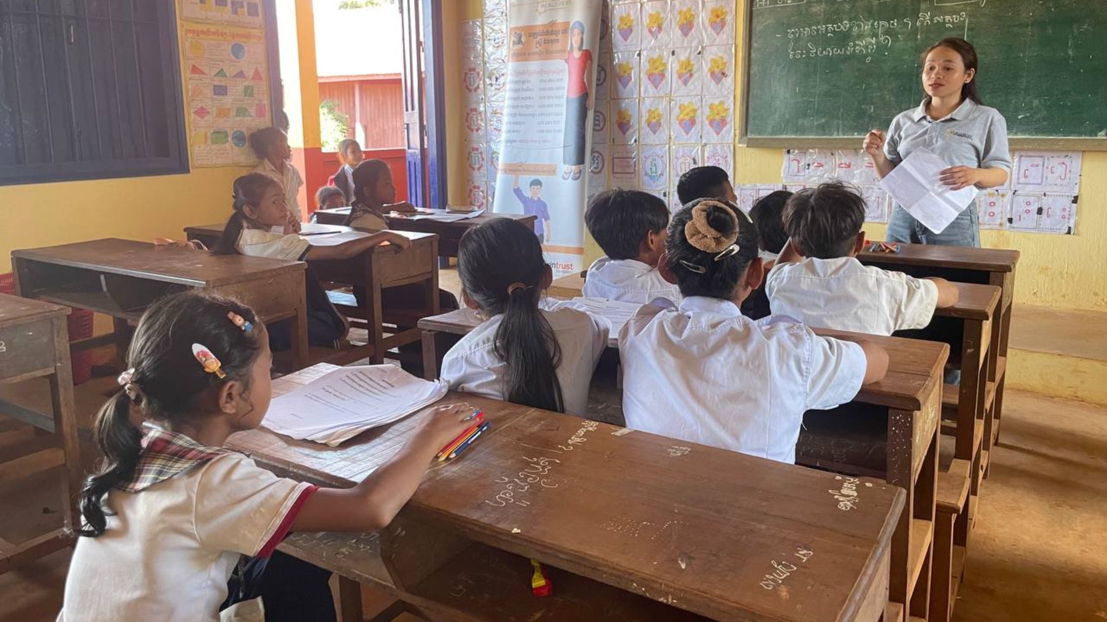 Keeping Kids Safe in School and at Home Keeping Kids Safe in School and at Home