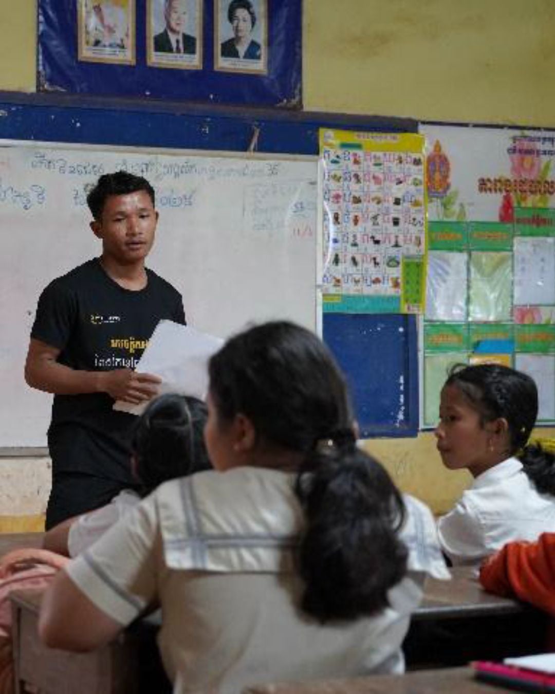 Samoen Nhoeun - teaching class Samoen Nhoeun - teaching class